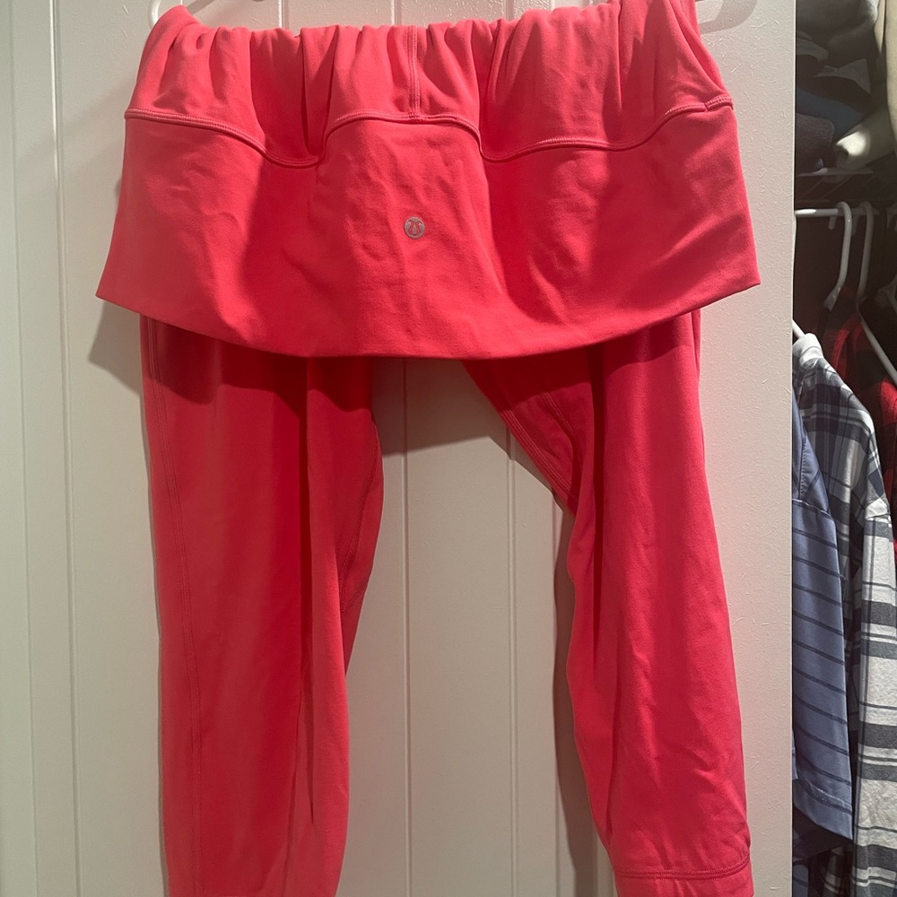 Lip gloss Lululemon align high rise crop 23”